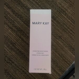 Mary Kay Hydrating Face Moisturizer lotion- Soft Pink White Women’s skin care